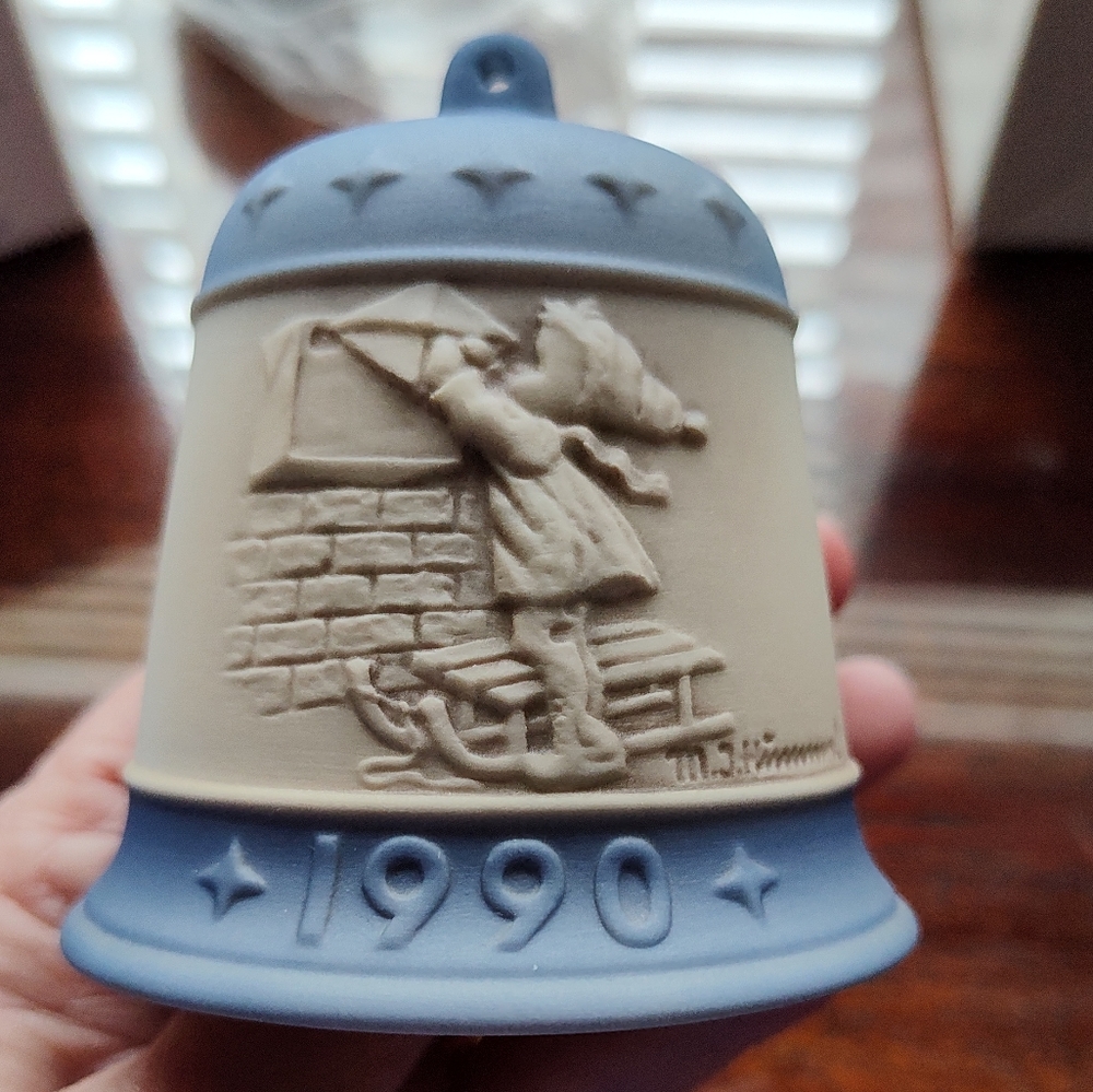Hummel Goebel 1990 Christmas Bell #776, NIB